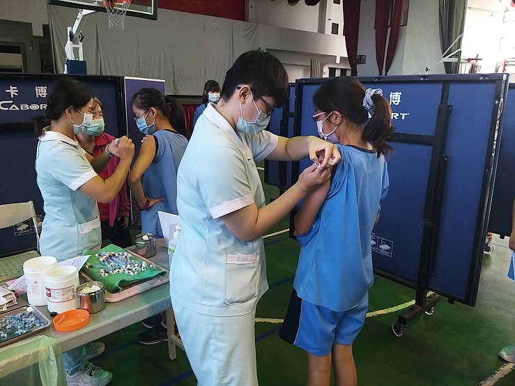 109-09-29-施打子宮頸疫苗照片3