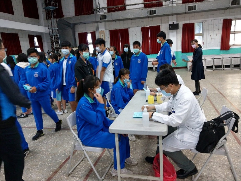 109-11-11-鹿港高中-施打流感疫苗照片2