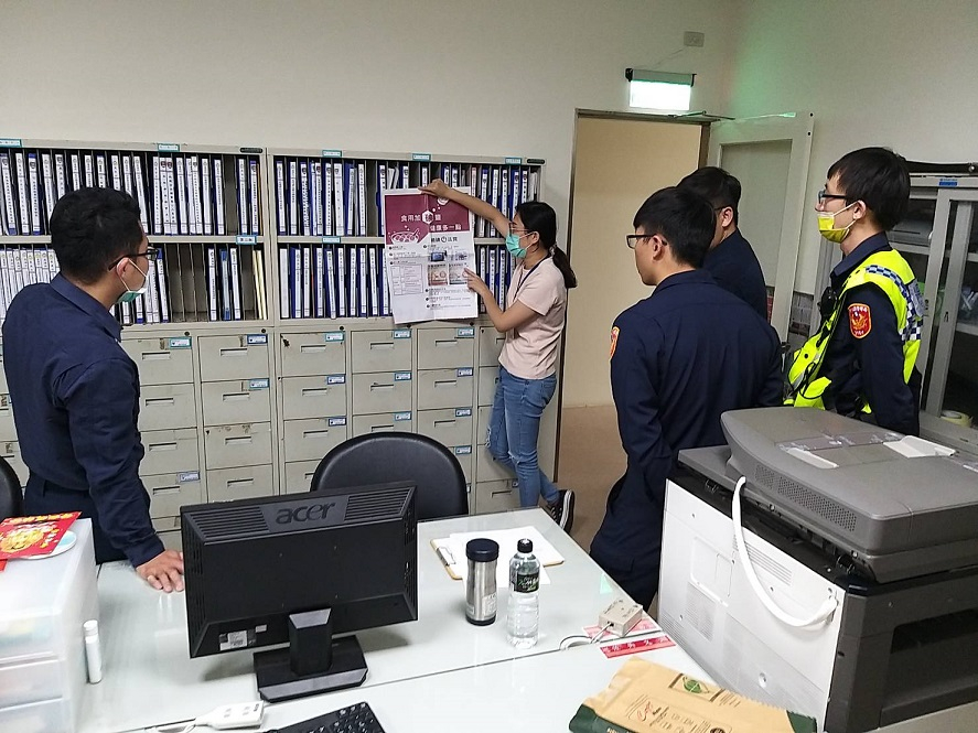 110-03-30-鹿港派出所-業務宣導照片1