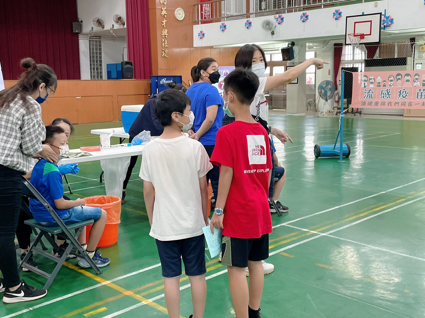 110年10月13日-草港國小-流感疫苗施打照片4