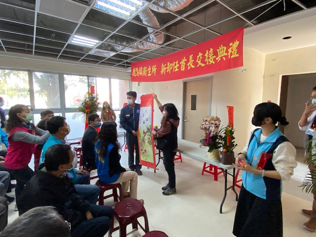 111年1月13日-衛生所內-機關首長交接照片7