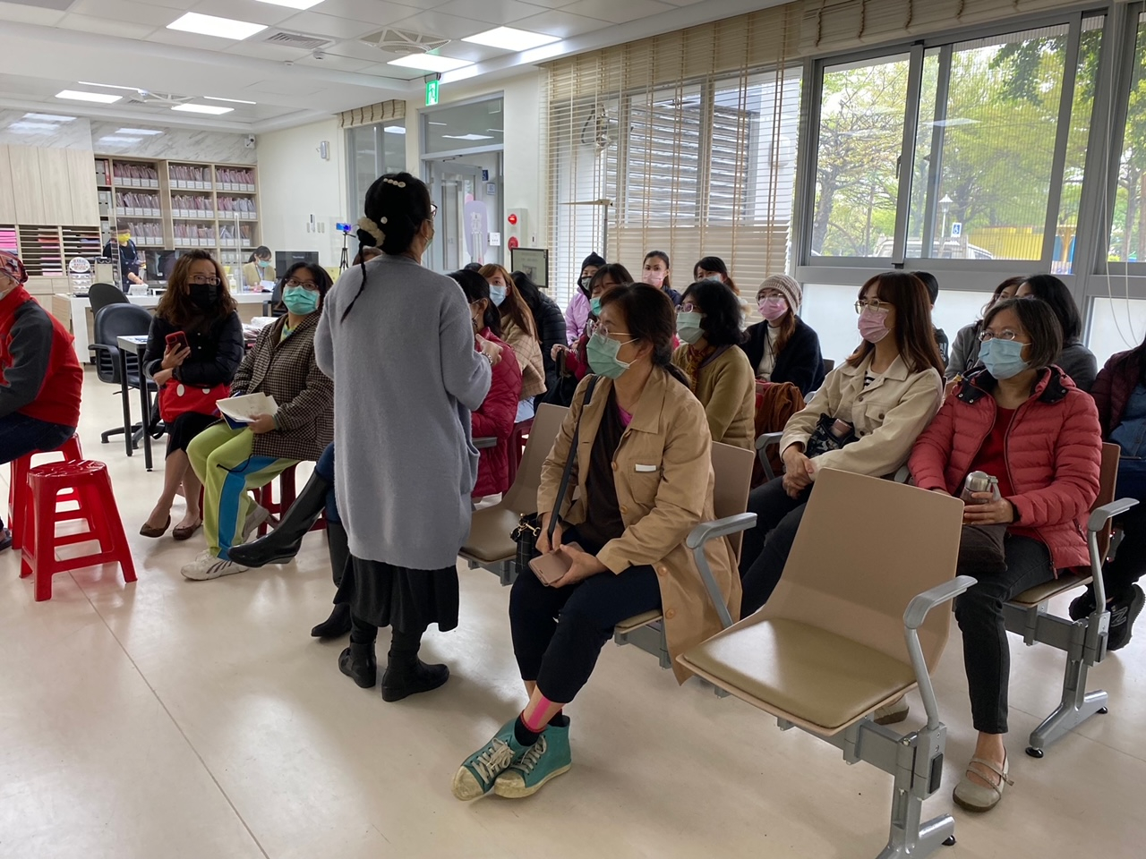 111年3月23日-衛生所內-校園防疫會議宣導照片7
