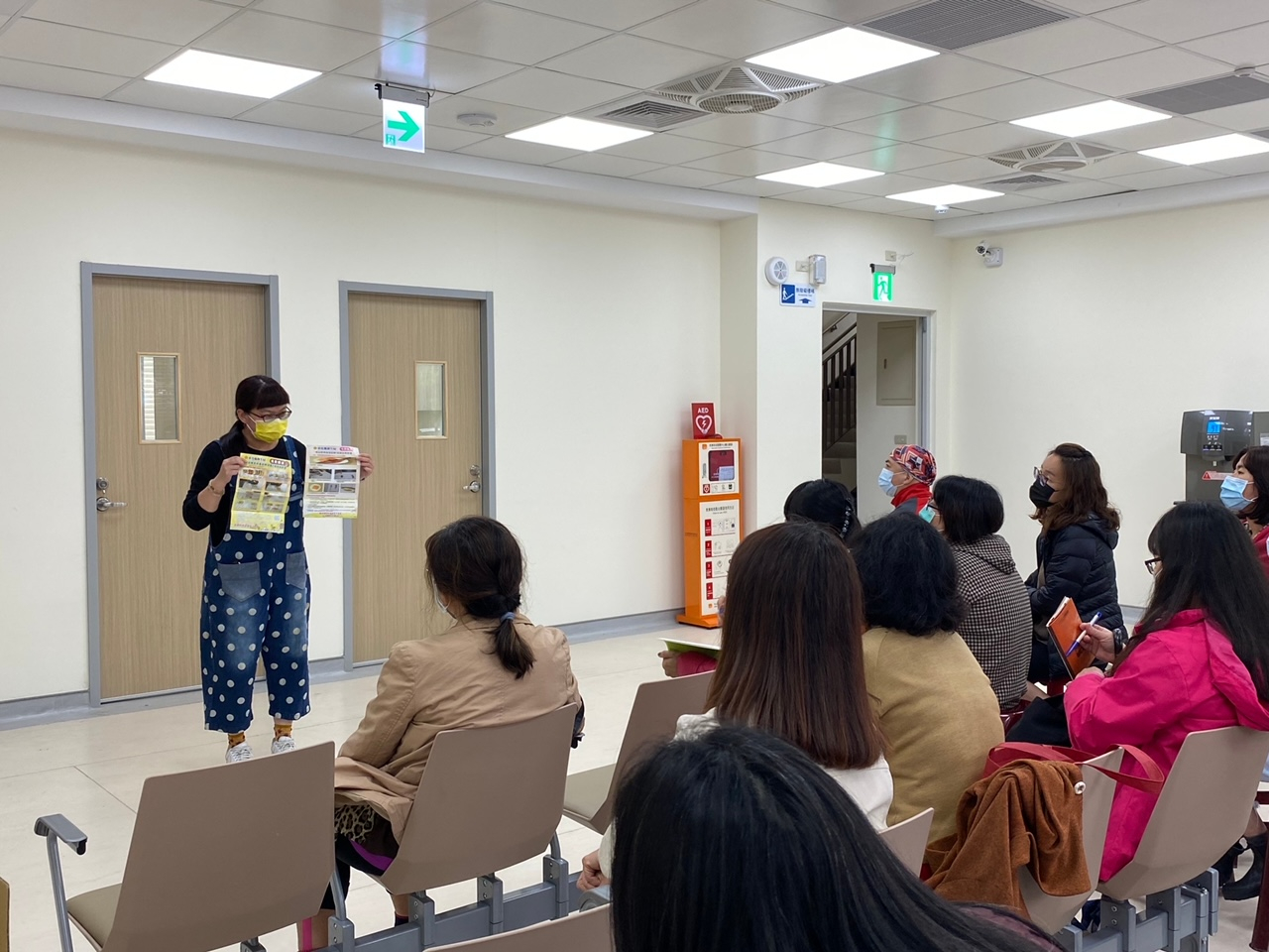 111年3月23日-衛生所內-校園防疫會議宣導照片10