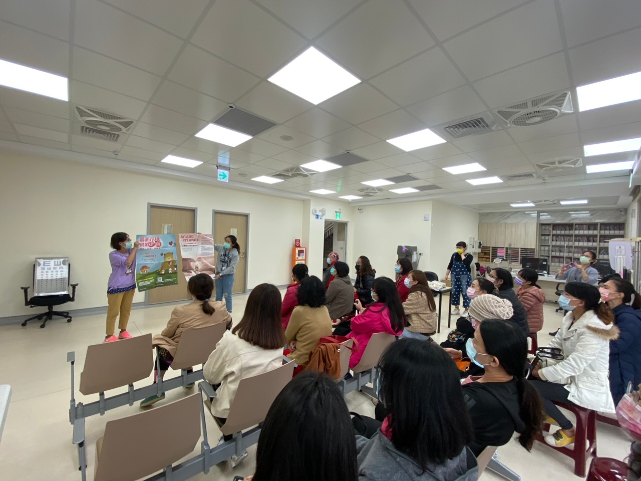 111年3月23日-衛生所內-校園防疫會議宣導照片12