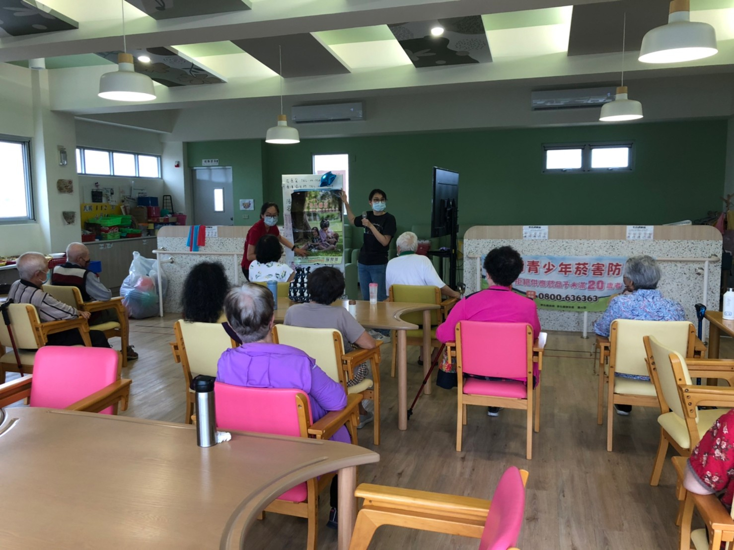 112年5月18日-花鹿覓日間照護中心-業務宣導照片7