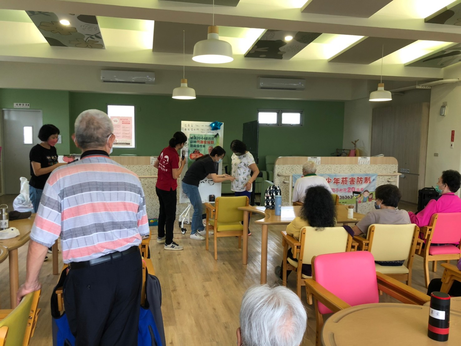 112年5月18日-花鹿覓日間照護中心-業務宣導照片10