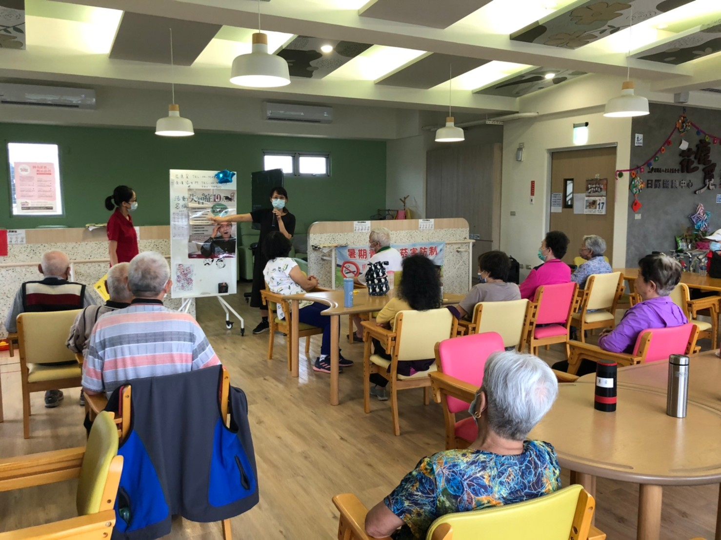 112年5月18日-花鹿覓日間照護中心-業務宣導照片13